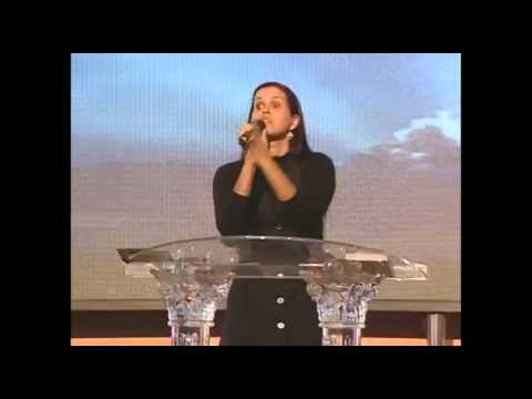 Cantora Thaique-Deus vai Fazer