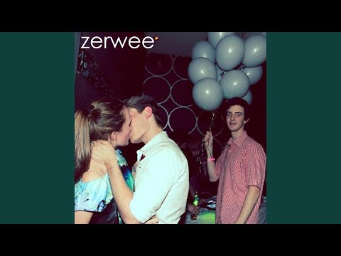 download lagu mp3 mp4 She Does Love Me, download lagu She Does Love Me gratis, unduh video klip She Does Love Me