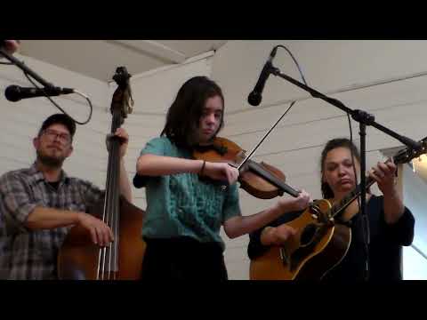 Lorelei competed at the Sunnyside Youth Fiddle Contest in Happy Valley, OR. on 2 July 2022 HDV 0056
