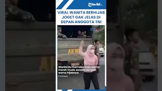 Download lagu Viral Wanita Berhijab Joget joget Gak Jelas Di Depan Anggota TNI, Netizen Geram!! mp3