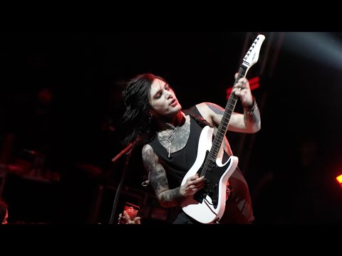 Matti shreds, 4K60 pseudo-crane shots! Escape the Fate 16Feb2024 @Garden Amp 92840