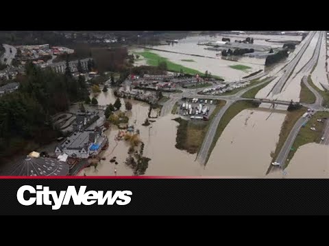 Abbotsford farmers cut off by flood waters; mayor blasts federal government