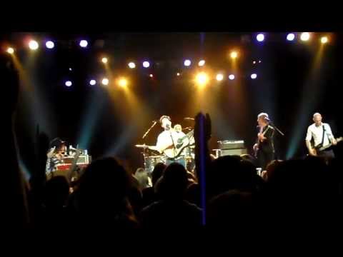 Douwe Bob live @ Oosterpoort Groningen. (multicolored angels)