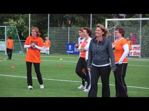 Oliveo voetbal F-Afsluiting -Wedstrijd tegen de Moeders 2009-2010