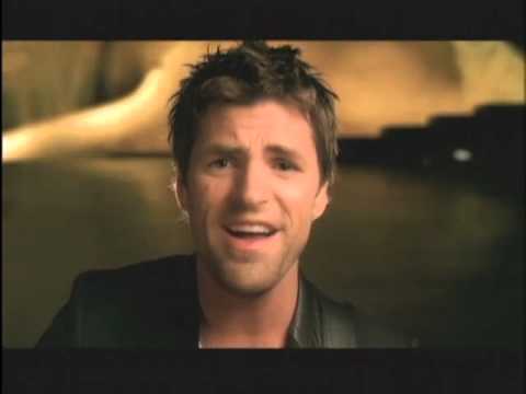 Marc Dupré & Céline Dion - Tout près du bonheur (Vidéoclip officiel)