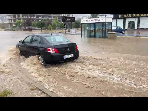 Yozgat'ta sağanak hayatı olumsuz etkiledi