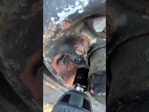 YATO Elektrinis smūginis suktuvas veržliasūkis YT-82021 1020W 1/2" 600Nm video