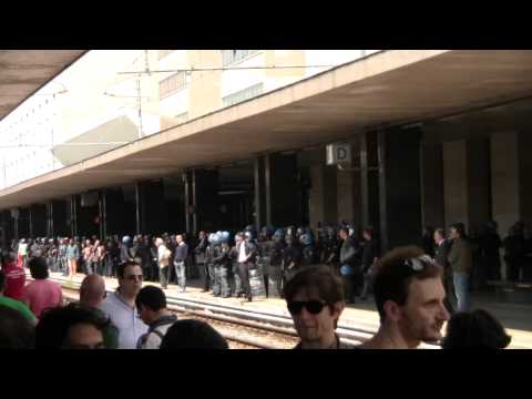 6 maggio 2011, studenti e precari occupano i binari a stazione Termini