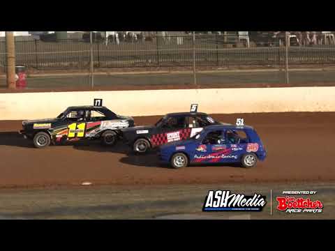Junior Sedans: Greig, Atkins and Jonic Battle in National Title Heat Race - Carrick Speedway