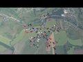 Amsterdamse parachutiste pakt met 59 andere vrouwen wereldrecord formatiespringen
