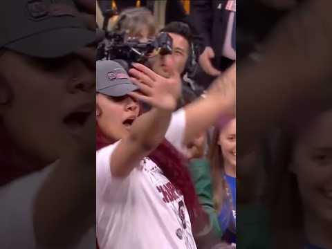 Dawn Staley gives Kamilla Cardoso the spotlight