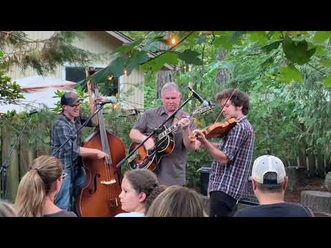 Fiddle Patch  (Matthew Mefford, Joey McKenzie, Alex Hargreaves)