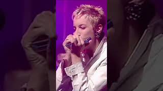 🎶 𝓔𝓾𝓻𝔂𝓽𝓱𝓶𝓲𝓬𝓼 - 𝓣𝓱𝓮𝓻𝓮 𝓜𝓾𝓼𝓽 𝓑𝓮 𝓐𝓷 𝓐𝓷𝓰𝓮𝓵 👼 - 1985 🎶 #Eurythmics #80smusic #Music #Short #The