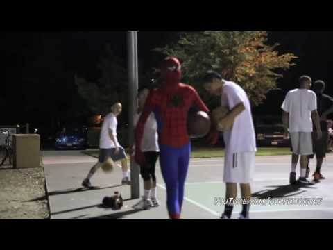 Офигенные трюки в баскетболе! В костюме человека паука. Spiderman Plays Basketball Amazing Spiderman
