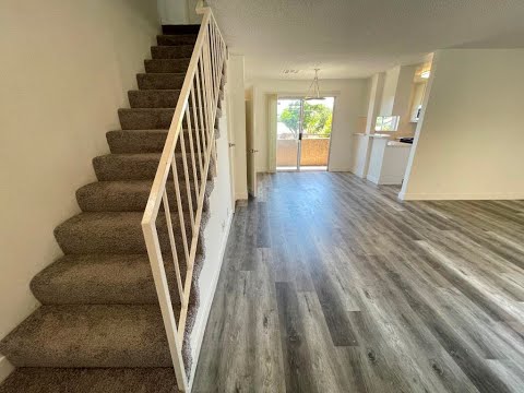 PL9664 - Beautifully Remodeled 2 Bed + 2 1/2 Bath Townhouse For Rent!