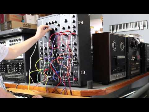 Демонстрация звучания аналогового синтезатора Moog Model 10