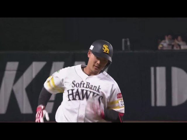 【8回裏】捉えた!! ホークス・石塚綜一郎 ソロホームランを放ち開幕スタメンへアピール!! 2025年3月4日 福岡ソフトバンクホークス 対 東京ヤクルトスワローズ