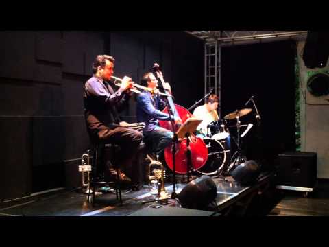 Trio Daniel D'Alcantara, Bruno Migotto e Edu Ribeiro - Ventos de Maio - Sesc Santana/SP