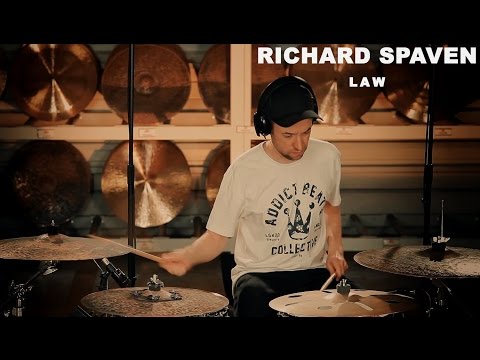 Meinl artist Richard Spaven performing 