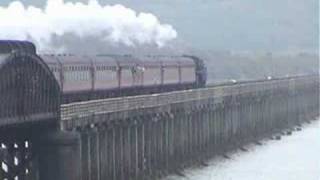 preview picture of video 'Black 4 No.76079 Cambrian Coast Express at Barmouth'