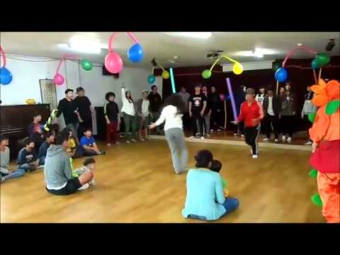 131113 Minzy, Dara, Sean, Akdong Muscian & Lee Hi Playing with Children