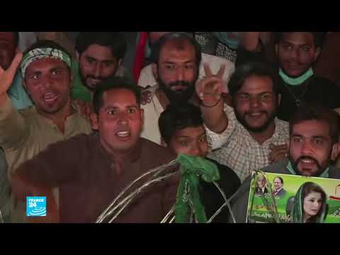باكستان أنصار المعارضة يتظاهرون للإطاحة بحكومة عمران خان