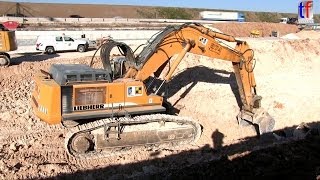 preview picture of video 'LIEBHERR R974B Working Hard in Bedrock / Harter Felseinsatz - NBS Wendlingen - Ulm, 20.03.2014.'