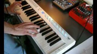 Video thumbnail for CME U-key Mobiltone keyboard demo by David Parry
