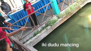 Download lagu Mandiin Cacing mp3 Download lagu Mandiin Cacing mp3