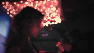Dean Wareham &amp; Britta Phillips perform &quot;Flowers&quot; live at Bunk Bar