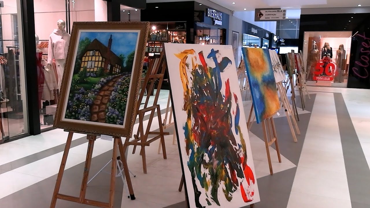 Artistas da região expõem na Galeria Schroeder, em Rio do Sul