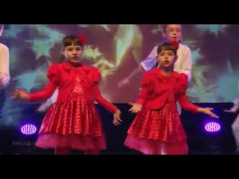 04. Миа Поповска и Таиса Трампевска - Славни пеачки (2014 Kids)