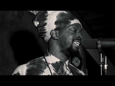 Vibronics feat.  Jah Marnyah - Tralalalala (Official Video)