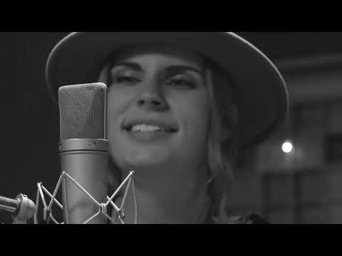 Laurence Doire   Lips on me Official Music Video