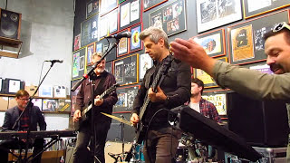 Mike Gordon Live at Twist and Shout "Victim"