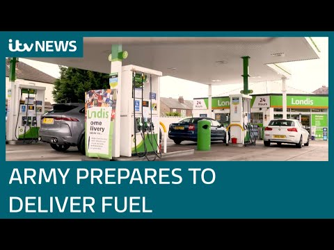 Army prepares to deliver fuel to pumps on Monday as PM insists crisis is 'stabilising' | ITV News