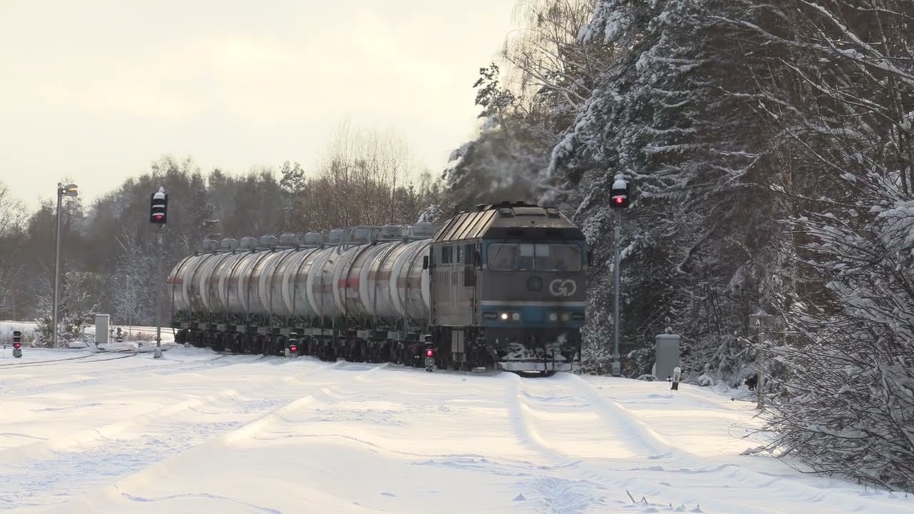 Тепловоз ТЭП70S-0237 на ст. Реола / TEP70S-0237 at Reola station