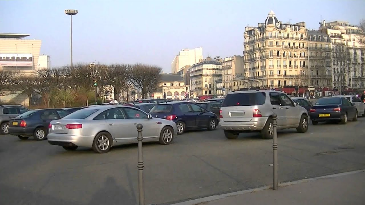 Paris-Place de la Porte Maillot-TimeLapse