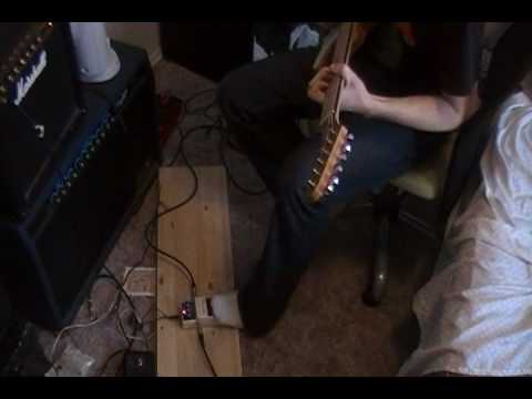 Boss DD3 Digital Delay electric guitar pedal instructional video