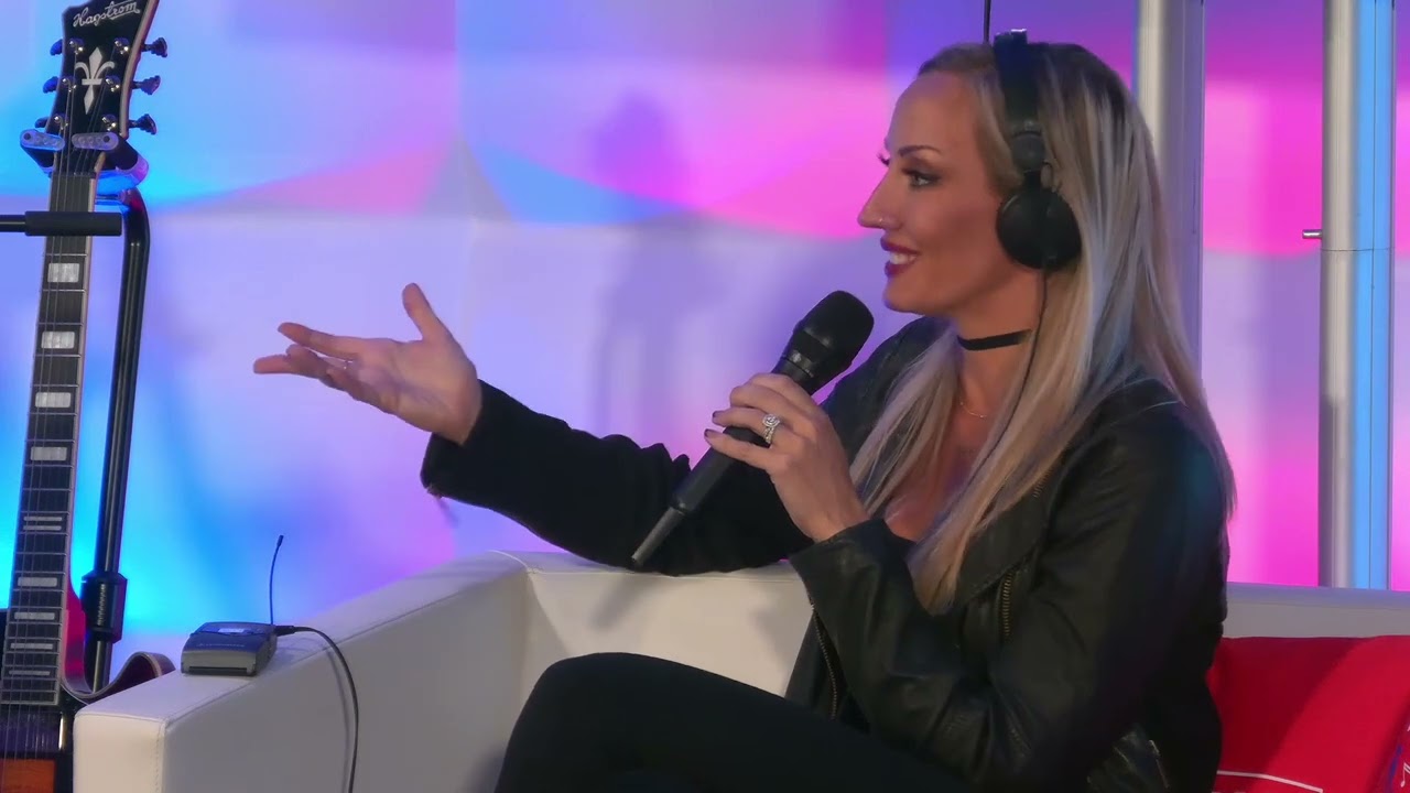 Nita Strauss - Guitar Summit 2024 - Rock Antenne Stage - YouTube