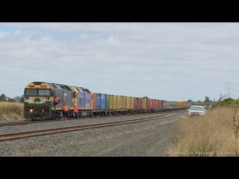 7902V Container Freight Train Crew Change At Gheringhap (6/1/2021) - PoathTV Australian Railways