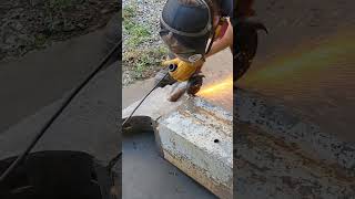 Revealing Rusty Anvil Gold! I didn&#39;t need ACID this time #blacksmith #anvil #vintage #tools #artist