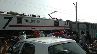 preview picture of video 'Amritsar shtabdi 12030 on maximum speed'
