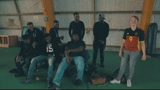 Linde en Zwartwerk nemen de clip voor het EK-anthem Dance With The Devils op