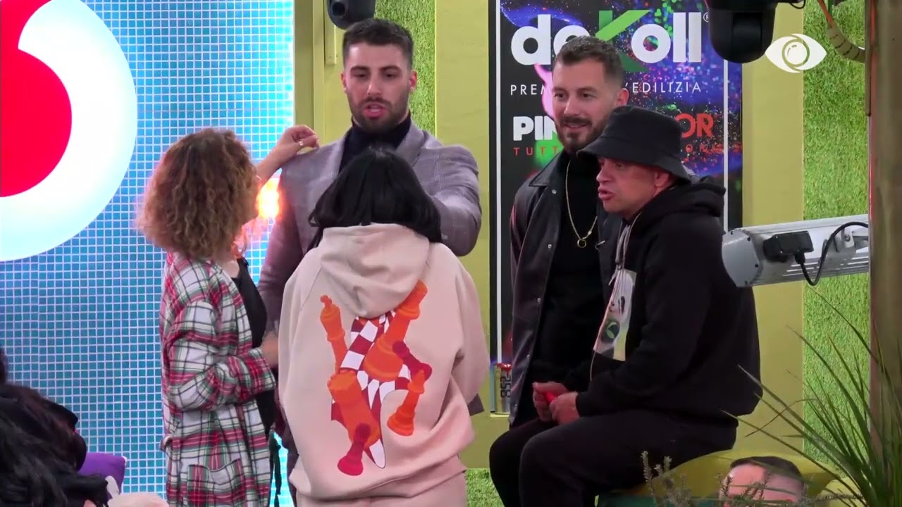 Debati për Elvisin/ Egla- Ledjonës: E paedukatë, pa shtyllë kurrizore që shkon nga fryn era…