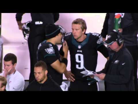 Mark Sanchez Recommends Nick Foles try the Chicken Tenders