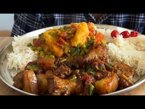 Caril e arroz de porco nepalês | Aloo Mutter Ra Dalle | Barriga de porco e costela de porco | Finalmente monetizar 🙏♥️