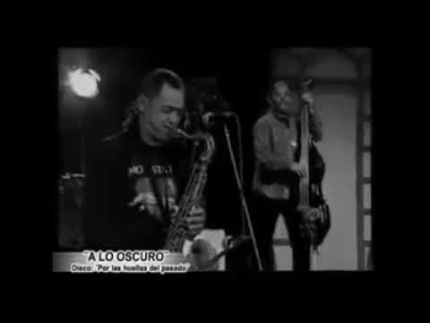 A lo oscuro video oficial