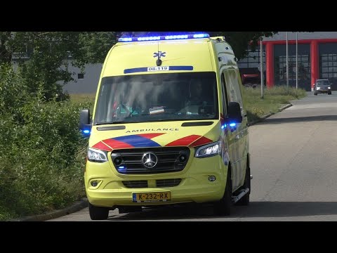 [Primeur] Ambulance 08-119 met spoed naar een Ongeval met letsel aan de Graafseweg in Nijmegen