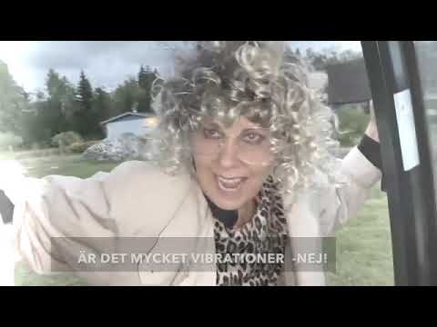 Parodi på Anna Blombergs karaktär ”Kåta Gun” åker ut på landet för att ragga Del 1